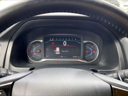 Used 2021 Honda Pilot Touring image 26