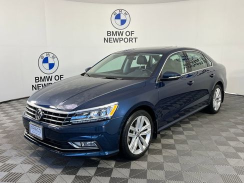Used 2018 Volkswagen Passat 2.0T SE FWD image 2