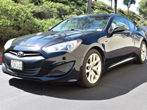 Used 2013 Hyundai Genesis 2.0T RWD image 1