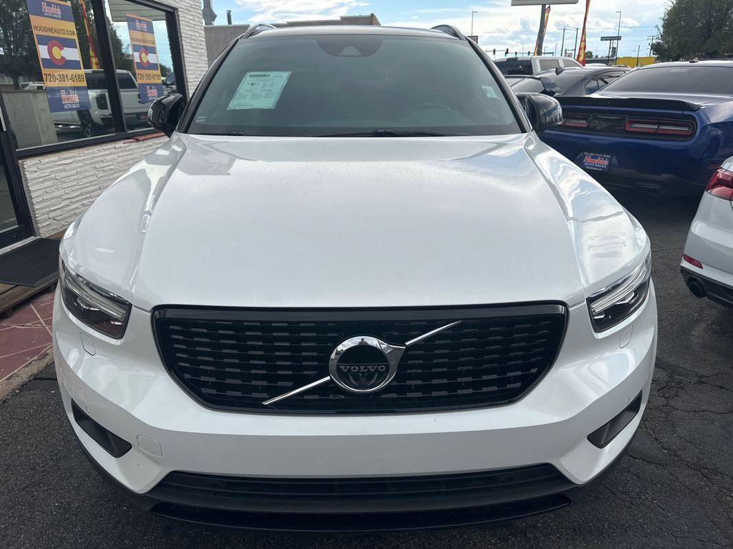 Used 2019 Volvo XC40 T5 R-Design AWD/4WD image 3