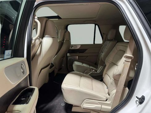 Certified 2021 Lincoln Navigator Reserve AWD/4WD image 25