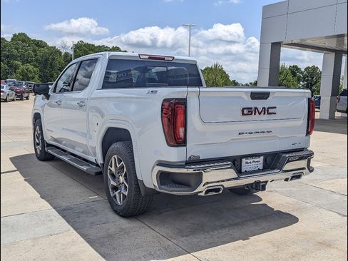 New 2026 GMC Sierra 1500 SLT AWD/4WD image 8