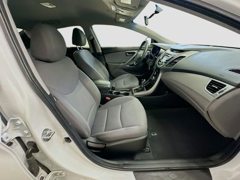 Used 2014 Hyundai Elantra SE w/ Option Group 02 FWD image 30