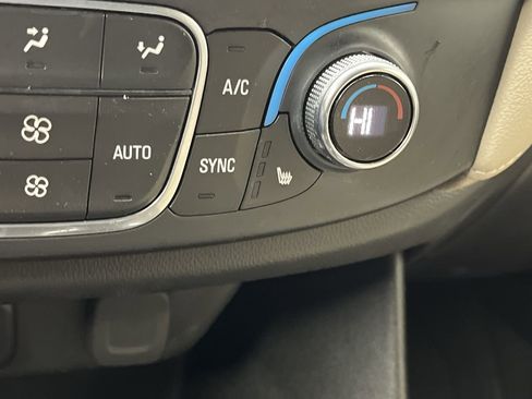 Certified 2022 Chevrolet Traverse LT w/ LPO, Floor Liner Package image 24