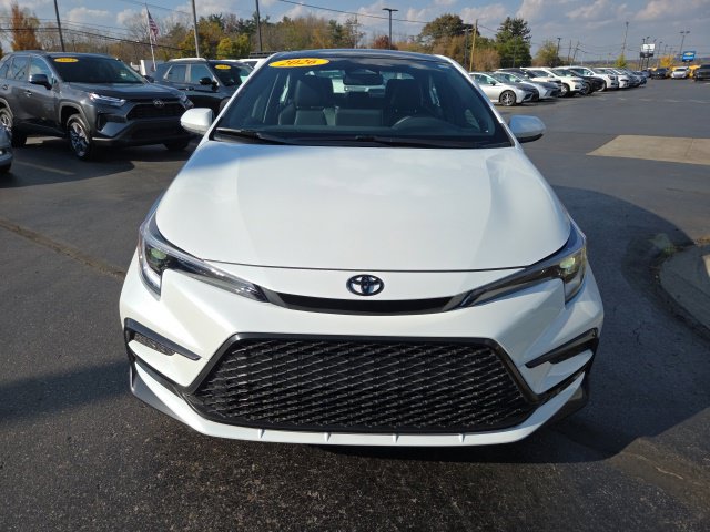 Used 2026 Toyota Corolla XSE FWD image 2