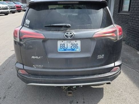 Used 2016 Toyota RAV4 XLE AWD/4WD image 5