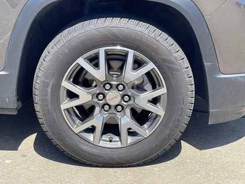 Certified 2020 GMC Acadia SLE w/ Driver Convenience Package FWD image 11