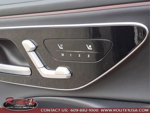 Used 2025 Mercedes-Benz E 350 4MATIC Sedan image 22