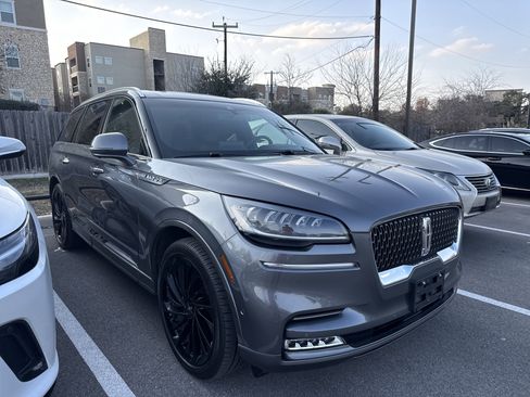 Used 2021 Lincoln Aviator Reserve w/ Equipment Group 208A image 2