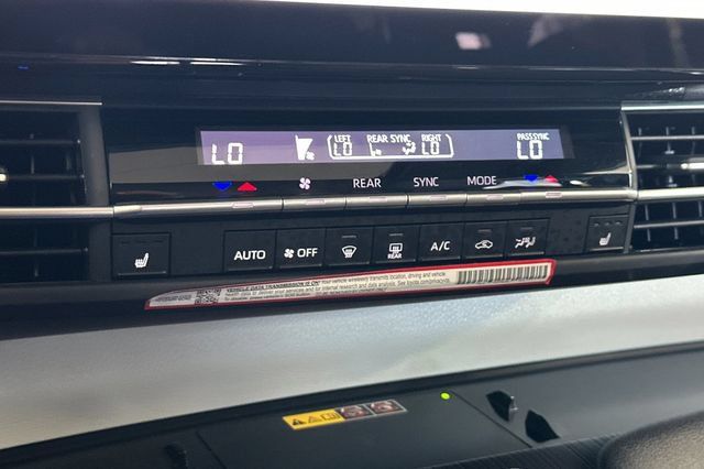 Certified 2026 Toyota Sienna XLE FWD image 25
