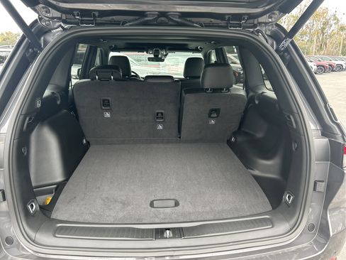 New 2025 Jeep Grand Cherokee Altitude image 7
