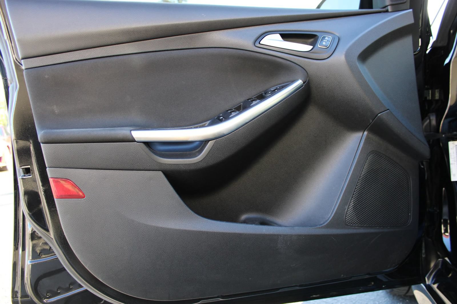 Used 2017 Ford Focus ST FWD image 7