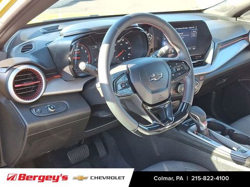 Certified 2024 Chevrolet Trax RS w/ Driver Confidence Package image 11