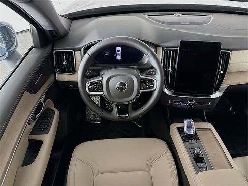 New 2026 Volvo XC90 B6 Plus w/ Protection Package Premier image 23