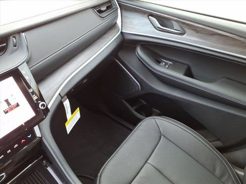 New 2026 Jeep Grand Cherokee Limited image 29