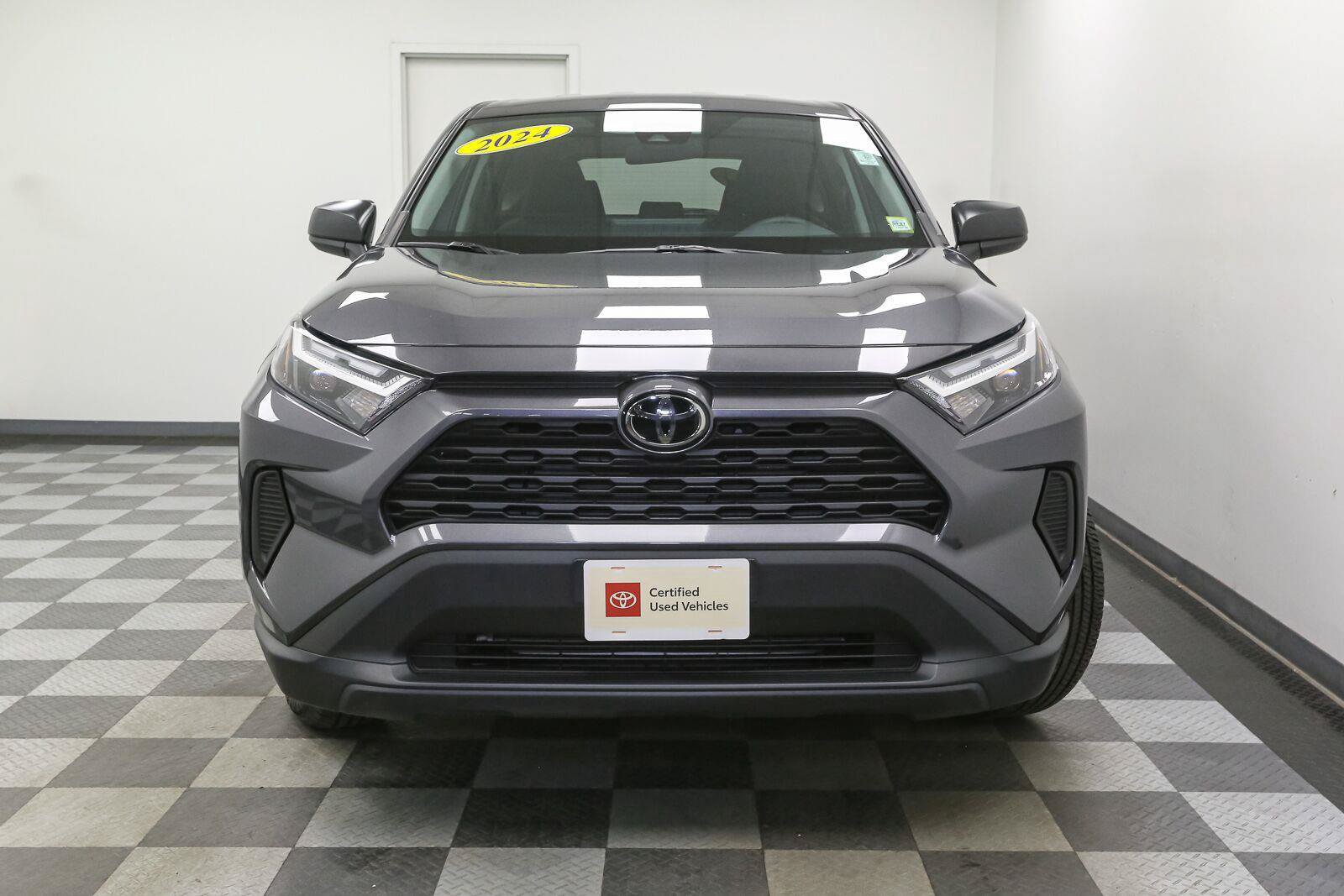 Certified 2024 Toyota RAV4 LE AWD/4WD image 4