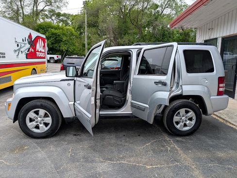 Used 2011 Jeep Liberty Sport w/ Popular Equipment Group image 5