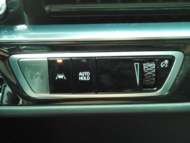 Used 2023 Cadillac Lyriq AWD image 38