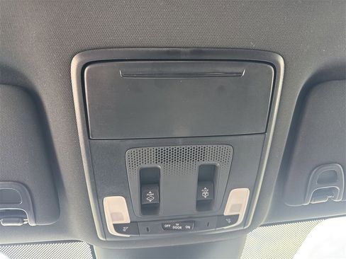 Used 2025 Honda Pilot Black Edition image 37