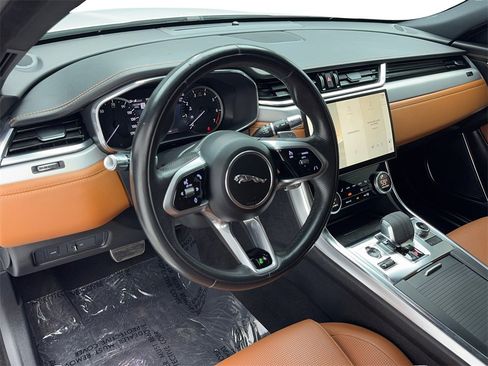 Used 2022 Jaguar XF R-Dynamic SE image 14