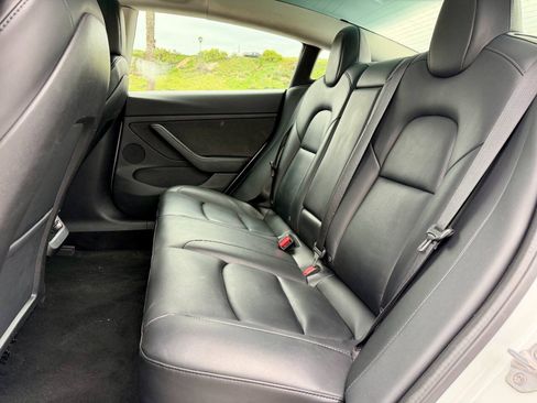 Used 2022 Tesla Model 3 Long Range AWD/4WD image 15