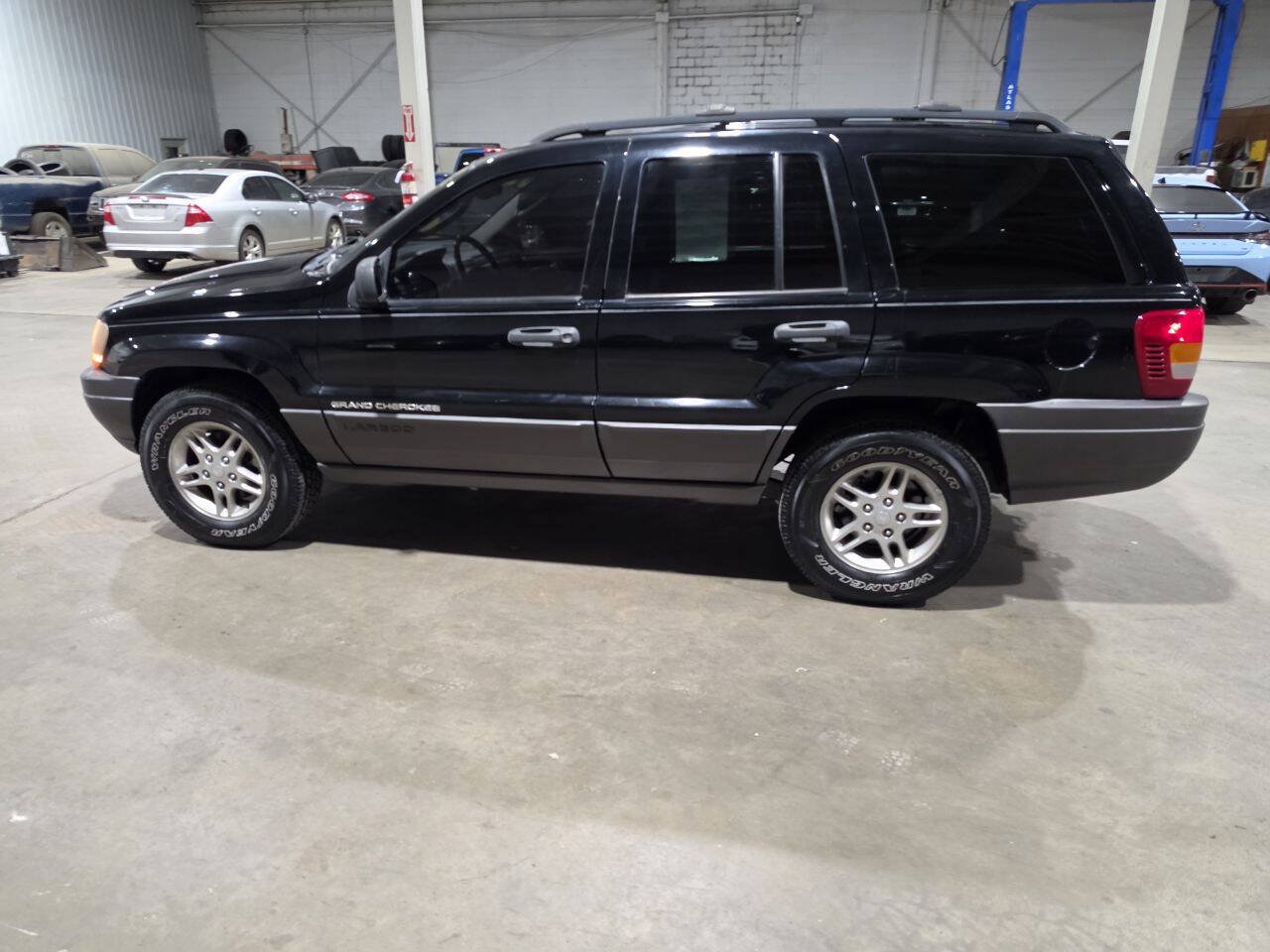 Used 2002 Jeep Grand Cherokee Laredo AWD/4WD image 4