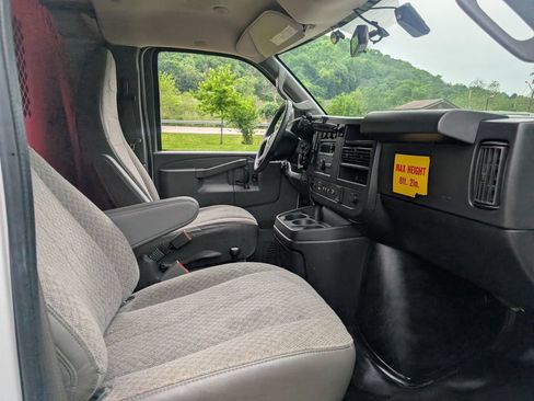Used 2019 Chevrolet Express 2500 w/ Driver Convenience Package RWD image 22
