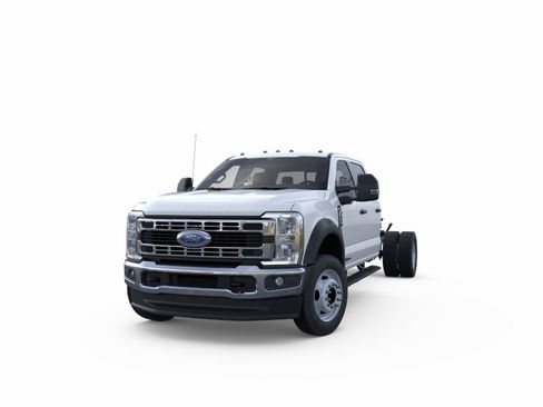 New 2026 Ford F550 4x4 Crew Cab image 3