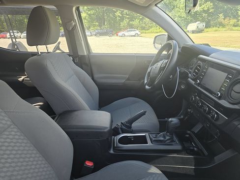 Used 2023 Toyota Tacoma SR AWD/4WD image 5