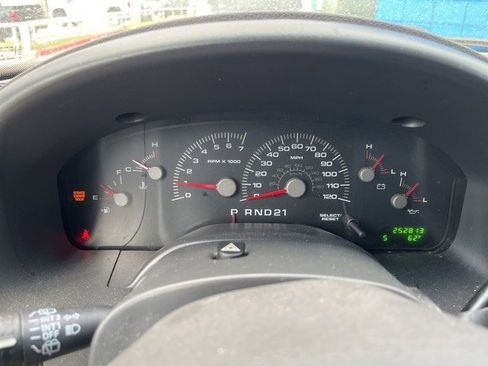 Used 2004 Ford Expedition XLT image 11