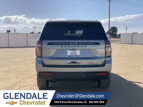 Used 2024 Chevrolet Suburban RST RWD image 5