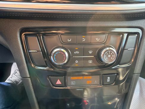 Used 2021 Buick Encore Preferred AWD/4WD image 16
