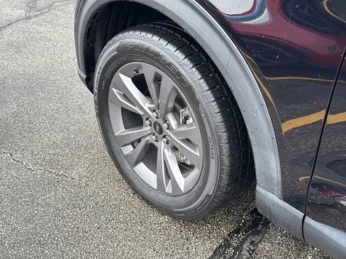 Certified 2022 Ford Explorer XLT w/ Equipment Group 202A image 15