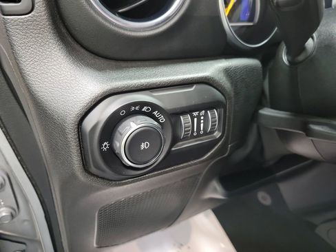 Used 2021 Jeep Wrangler Unlimited Sahara image 33