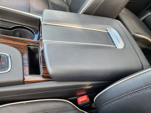 Used 2023 Cadillac Escalade ESV Premium Luxury w/ Performance Package image 38