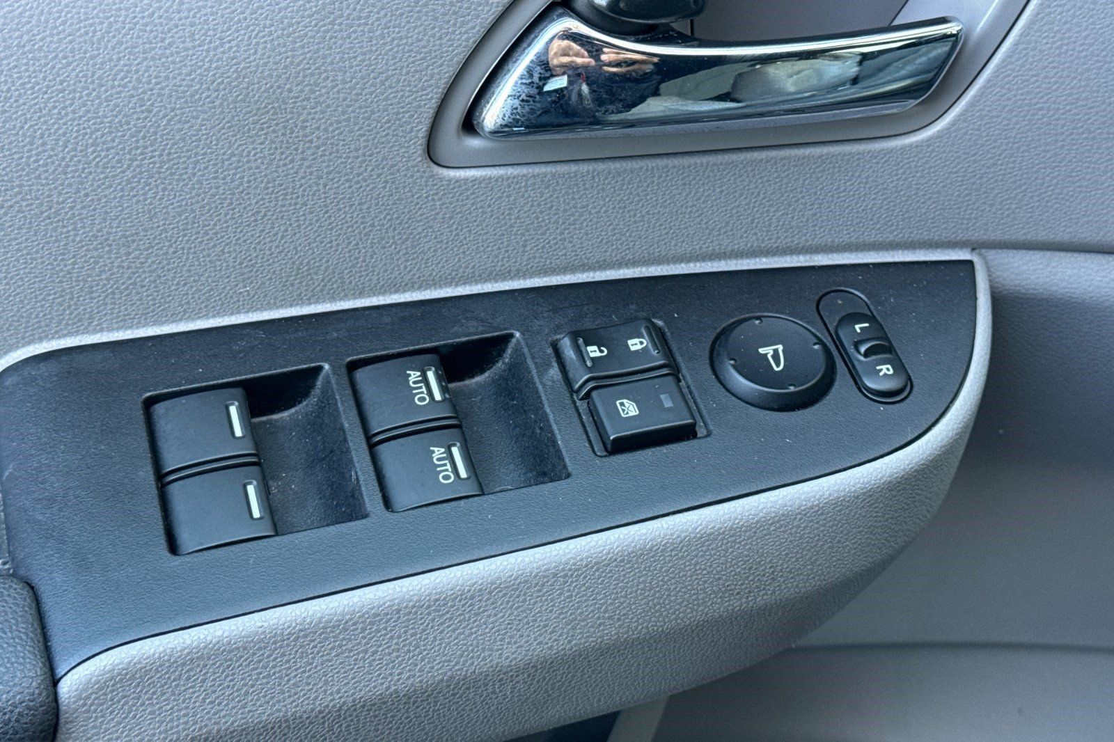Used 2014 Honda Odyssey EX-L image 14
