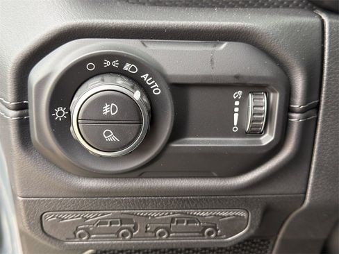 New 2025 Jeep Gladiator Rubicon image 18