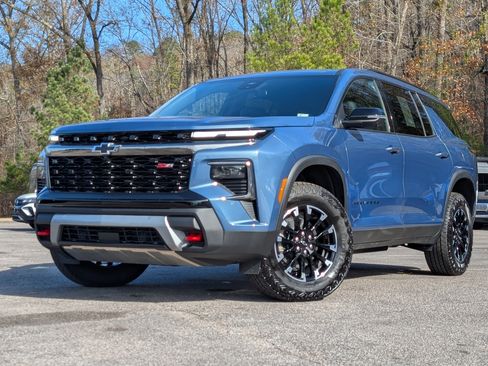 Used 2025 Chevrolet Traverse Z71 w/ Driver Confidence Package image 4