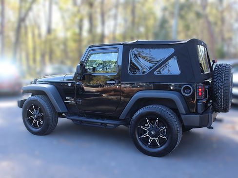 Used 2015 Jeep Wrangler Sport image 7