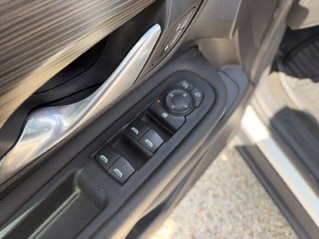 Used 2020 GMC Terrain SLT AWD/4WD image 11