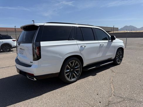 Used 2023 Cadillac Escalade Premium Luxury AWD/4WD image 5