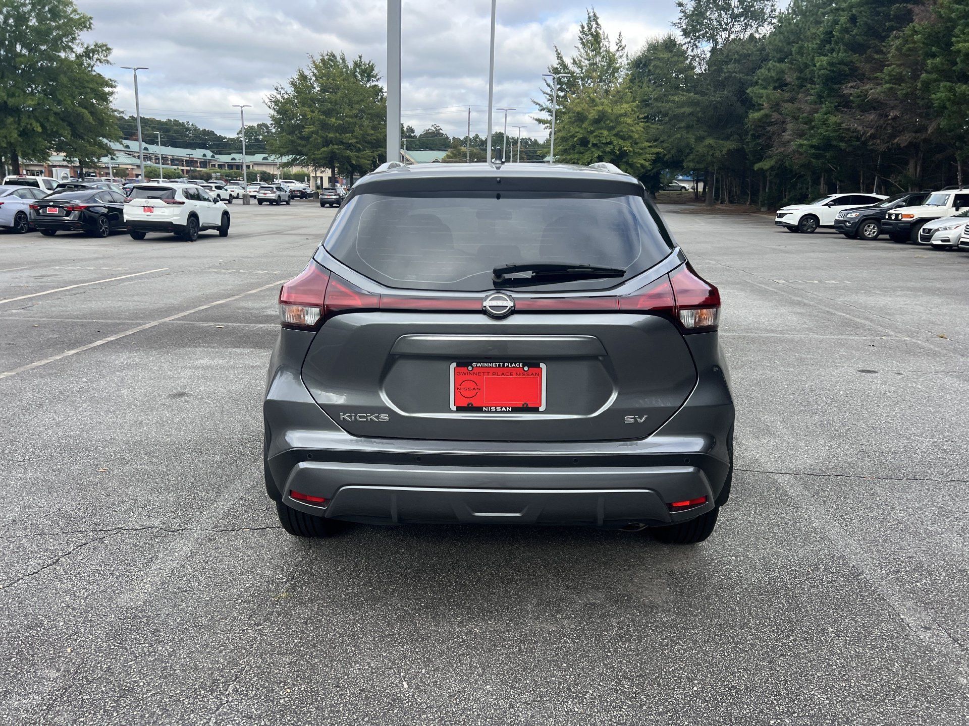 Used 2023 Nissan Kicks SV FWD image 3