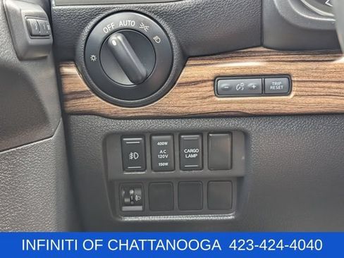 Used 2018 Nissan Titan SL AWD/4WD image 27