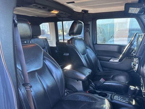 Used 2017 Jeep Wrangler Unlimited Sahara w/ Quick Order Package 24E Chief image 18