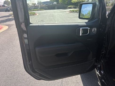 New 2025 Jeep Gladiator Sport w/ Premium Package image 9