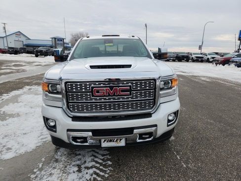 Used 2019 GMC Sierra 2500 Denali w/ Duramax Plus Package image 8