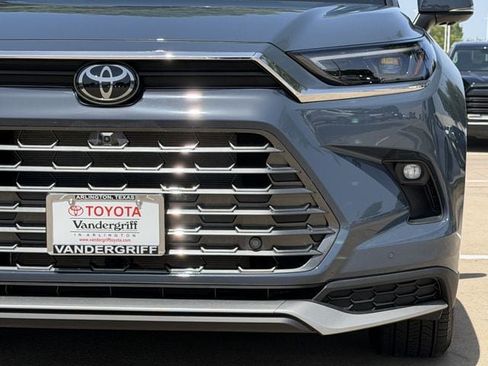 Used 2025 Toyota Grand Highlander AWD Hybrid image 9
