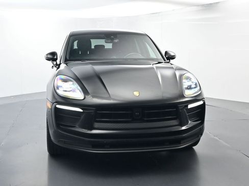 Certified 2025 Porsche Macan image 18