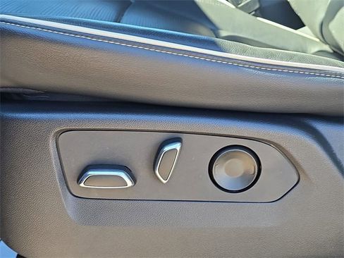 Certified 2022 Cadillac Escalade Premium Luxury image 36