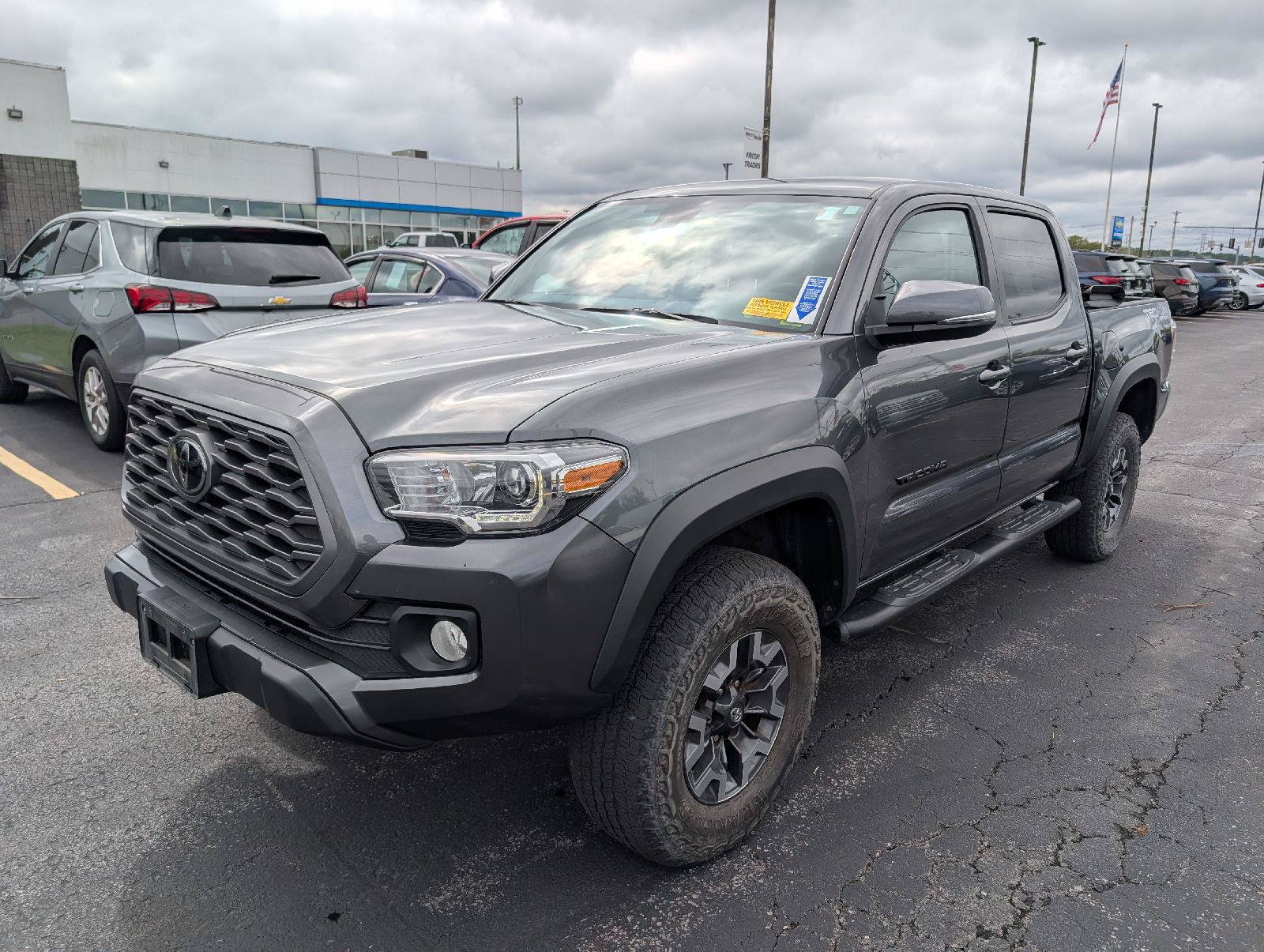 Used 2023 Toyota Tacoma TRD Off-Road AWD/4WD image 4